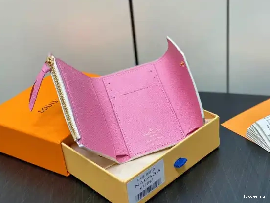 Cheap LOUIS VICTORINE VUITTON cm WALLET-12*9.5*1.5 0529